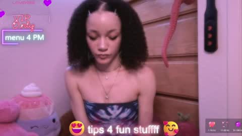 Snapshot of abruisedpeach chatting on July 1, 2026, 2:24 am Peach online show from July 1, 2026, 2:24 am