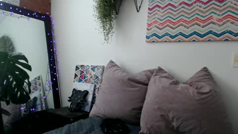 Aby online show from January 13, 2025, 3:47 pm