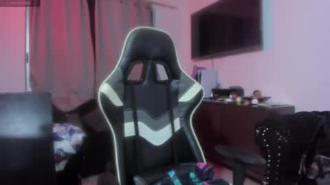 Snapshot of acid_alice666 chatting on April 8, 2026, 3:39 am Alice online show from April 8, 2026, 3:39 am