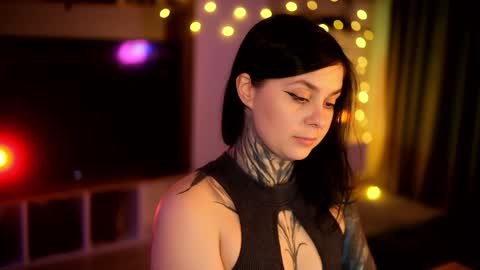 acid_pie online show from December 24, 2024, 11:11 pm