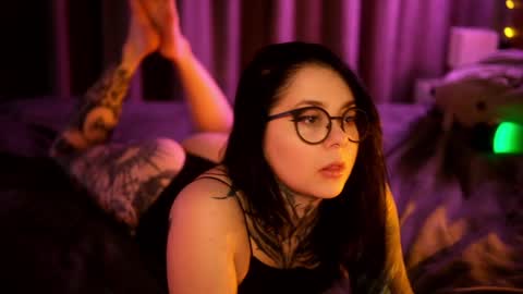 acid_pie online show from December 26, 2024, 11:46 pm