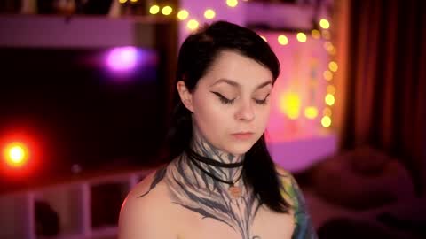 acid_pie online show from February 5, 2025, 6:24 am