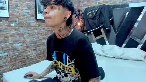 Snapshot of acidmilo chatting on December 6, 2024, 11:22 am Acid Milo online show from December 6, 2024, 11:22 am