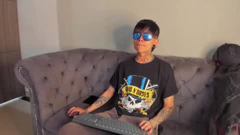 Snapshot of acidmilo chatting on December 15, 2024, 4:26 pm Acid Milo online show from December 15, 2024, 4:26 pm