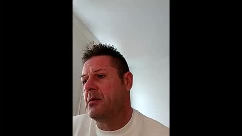 acrossroad789 online show from April 24, 2026, 9:01 am