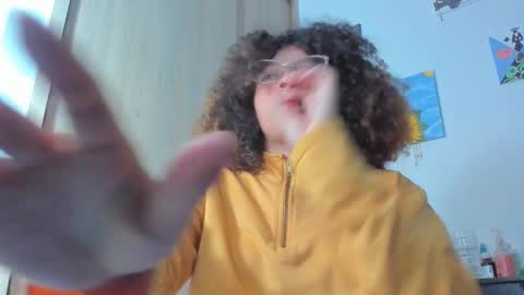 Snapshot of ada_gales_ chatting on September 25, 2025, 2:59 am  Isa  online show from September 25, 2025, 2:59 am