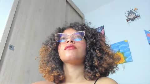 Snapshot of ada_gales_ chatting on September 26, 2025, 5:22 am  Isa  online show from September 26, 2025, 5:22 am