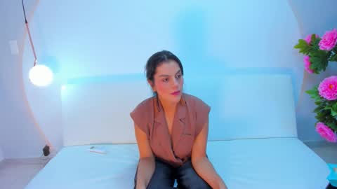    online show from December 17, 2025, 2:12 pm