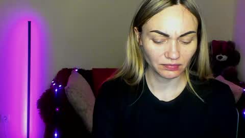 Snapshot of adalina_teacher chatting on April 18, 2026, 6:01 pm Adalina online show from April 18, 2026, 6:01 pm