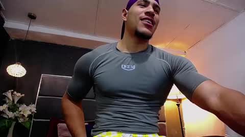 adam_fit19cm online show from October 2, 2025, 1:51 pm