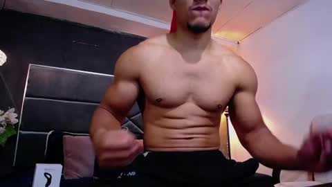 adam_fit19cm online show from October 18, 2025, 1:56 pm
