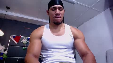 adam_fit19cm online show from December 4, 2025, 1:53 pm
