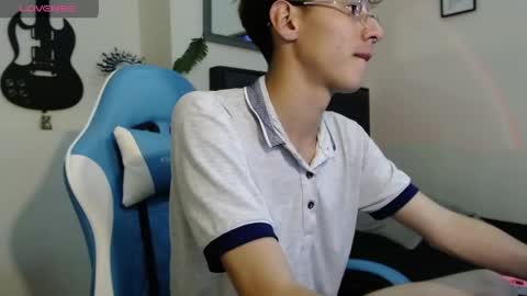 Snapshot of adam_foxs chatting on May 10, 2026, 8:14 pm Adam online show from May 10, 2026, 8:14 pm