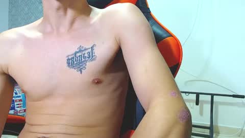 adam hot11 online show from April 19, 2026, 12:54 am