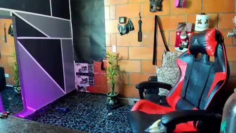 Adam Valencia online show from February 2, 2025, 3:39 pm