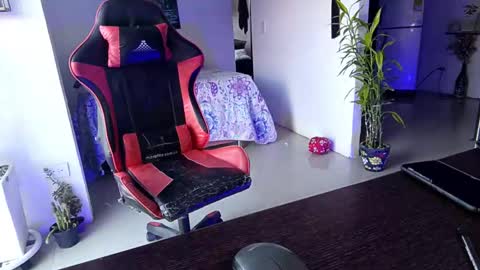 Adam Valencia online show from January 7, 2026, 11:56 am