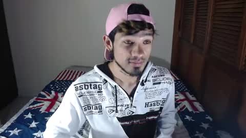 instagram  adam x256 online show from January 19, 2025, 12:17 am