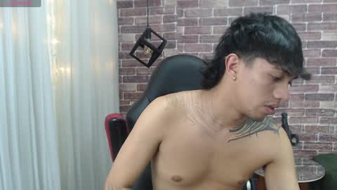 Snapshot of adamcoox chatting on January 15, 2025, 7:26 am Adam online show from January 15, 2025, 7:26 am