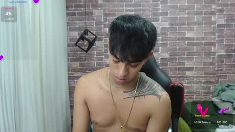 Snapshot of adamcoox chatting on February 7, 2025, 7:50 am Adam online show from February 7, 2025, 7:50 am