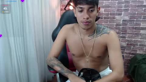 Snapshot of adamcoox chatting on February 11, 2025, 5:47 am Adam online show from February 11, 2025, 5:47 am