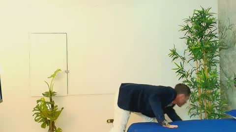 Im Adams Sanz online show from April 2, 2026, 7:00 pm