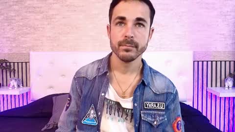 Im Adams Sanz online show from April 10, 2026, 7:18 pm