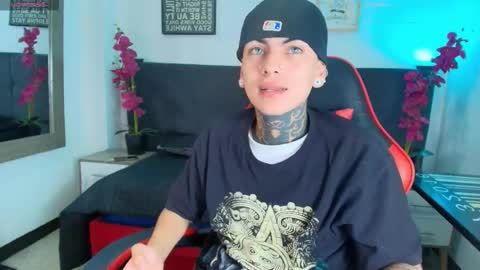 Snapshot of adamswalkerr_ chatting on February 26, 2026, 12:15 pm AdamsWalkerr online show from February 26, 2026, 12:15 pm