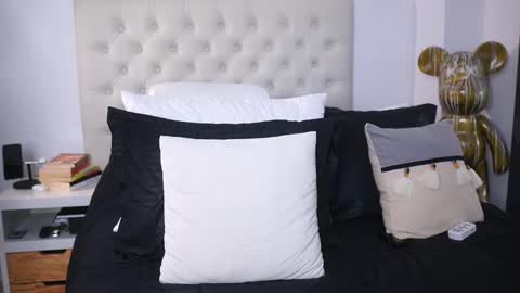 Adan Johns online show from February 12, 2025, 5:15 am