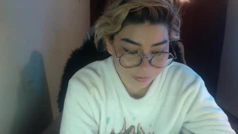 adan_romanoff online show from June 3, 2026, 5:32 am