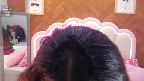 adarose_ online show from February 26, 2026, 11:15 pm