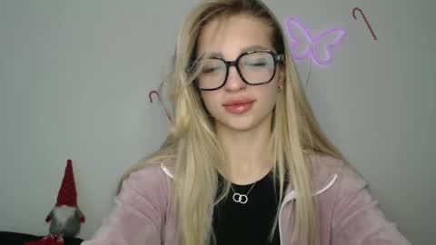 Snapshot of addie_collins chatting on December 16, 2024, 9:03 am Kristina online show from December 16, 2024, 9:03 am