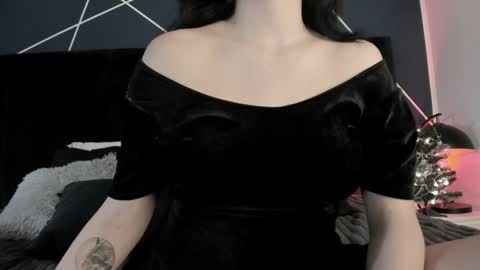 Snapshot of adeelinee chatting on December 23, 2024, 7:41 pm Ade online show from December 23, 2024, 7:41 pm