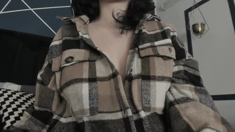Snapshot of adeelinee chatting on January 29, 2025, 8:25 pm Ade online show from January 29, 2025, 8:25 pm