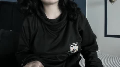 Snapshot of adeelinee chatting on February 22, 2025, 7:36 pm Ade online show from February 22, 2025, 7:36 pm