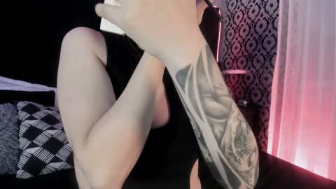 Snapshot of adeelinee chatting on February 12, 2026, 8:04 pm Ade online show from February 12, 2026, 8:04 pm