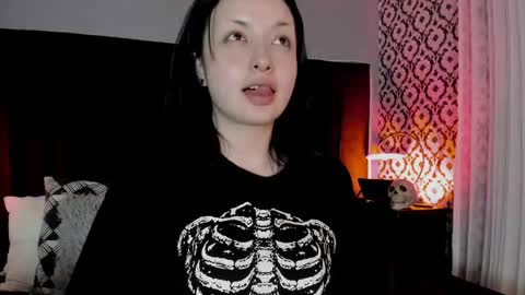 Snapshot of adeelinee chatting on May 18, 2026, 6:36 pm Ade online show from May 18, 2026, 6:36 pm