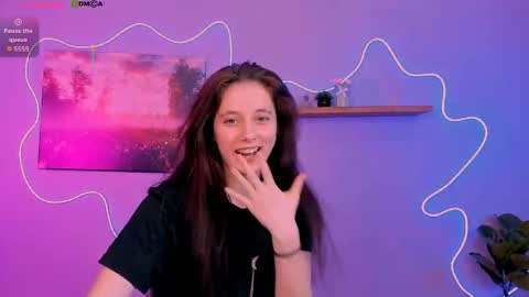 adel_sky_ online show from April 18, 2026, 7:58 pm