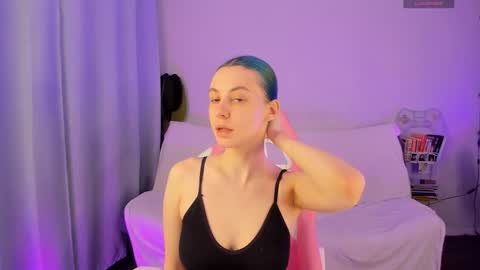 Snapshot of adel_vibes chatting on March 10, 2026, 5:01 am Adelle online show from March 10, 2026, 5:01 am