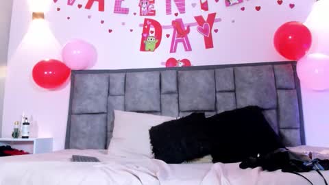 adela online show from February 11, 2026, 3:55 am