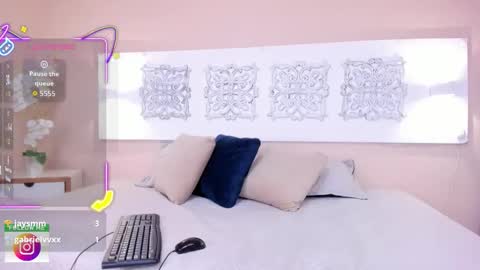 Adela Worsth online show from December 18, 2025, 7:53 pm