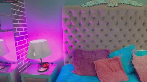 Adelaine online show from September 16, 2025, 7:04 pm