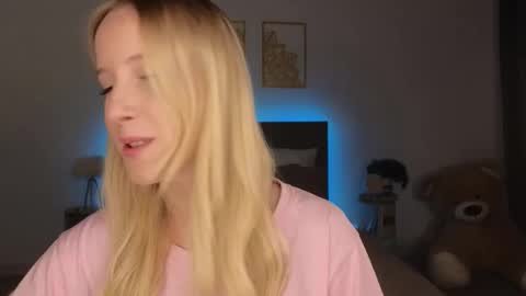 Snapshot of adele_armas chatting on March 19, 2026, 9:08 pm Adele online show from March 19, 2026, 9:08 pm