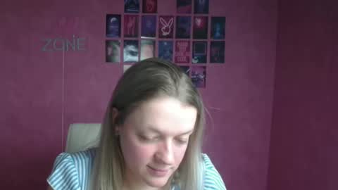 Adele online show from November 28, 2025, 7:27 pm