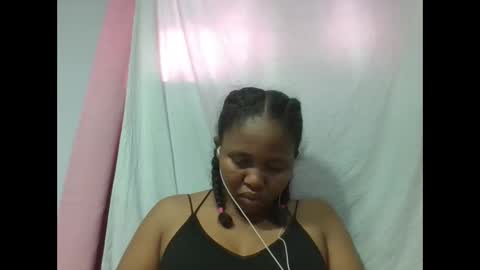 Snapshot of adelealy chatting on October 28, 2025, 5:33 am adelealy online show from October 28, 2025, 5:33 am