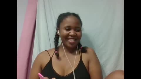 Snapshot of adelealy chatting on October 28, 2025, 5:37 pm adelealy online show from October 28, 2025, 5:37 pm