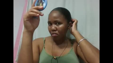 Snapshot of adelealy chatting on November 5, 2025, 2:22 am adelealy online show from November 5, 2025, 2:22 am