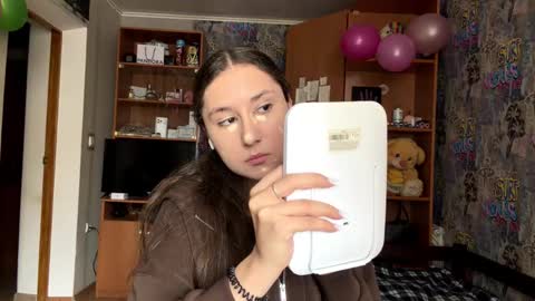 Snapshot of adeleapel chatting on February 26, 2026, 10:14 am Poly online show from February 26, 2026, 10:14 am