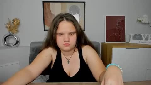 adelecruzz online show from March 1, 2025, 4:44 pm