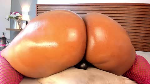 Snapshot of adelehottman chatting on September 26, 2025, 6:23 pm Adele online show from September 26, 2025, 6:23 pm