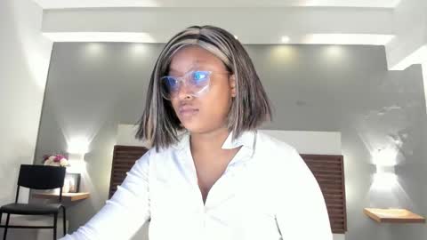 Snapshot of adelehottman chatting on November 27, 2025, 12:07 pm Adele online show from November 27, 2025, 12:07 pm